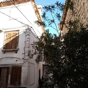 https://villa-marija-cres.primorje-gorskikotar.com